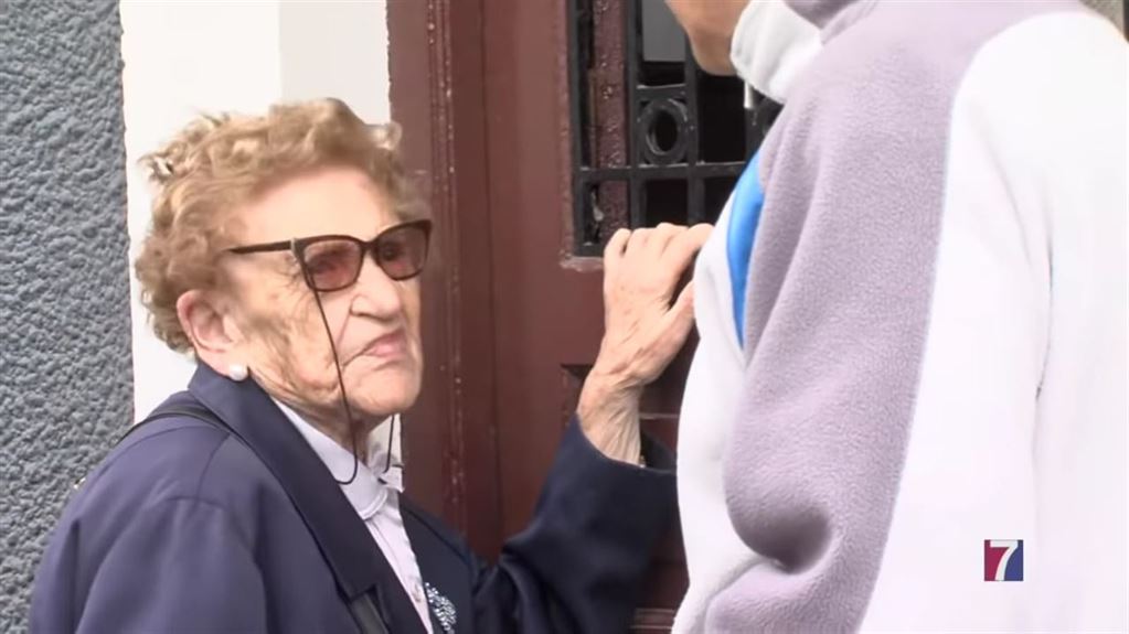 Vitori,de 94 años, se ha quedado con lo puesto; ni siquiera puede acceder a su casa a coger ropa de invierno.