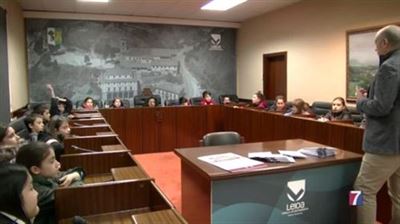 El alcalde de Leioa recibe al Consejo de la Infancia