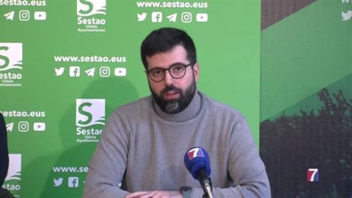 El Ayuntamiento de Sestao amplía a 18 semanas el permiso de paternidad para sus funcionarios