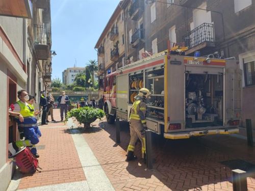 Desalojado por un incendio un edificio de viviendas en Barakaldo