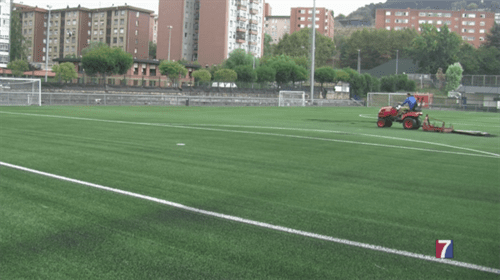 Finaliza la sustitución del césped en el campo de fútbol de La Siebe