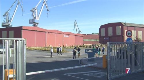 Parlamentarios vascos visitan la Naval de Sestao