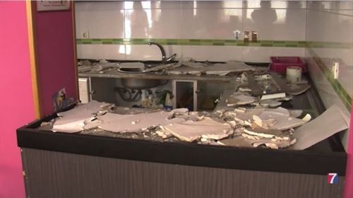 Una vecina de Barakaldo pide ayuda al Ayuntamiento porque su casa “se le cae encima”