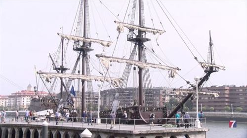 Una concentración de barcos hace retroceder a Portugalete siglos atrás