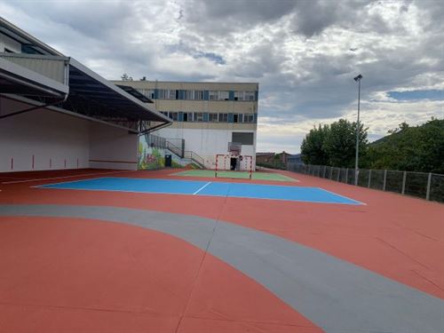El colegio Otxartaga de Ortuella luce nueva imagen