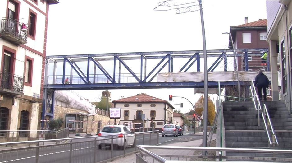 Comienza la renovación de la pasarela de Las Carreras (2)
