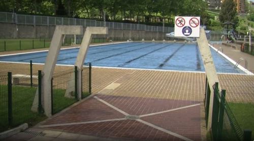EHBildu pide retomar el cubrimiento de la piscina exterior de La Benedicta en Sestao