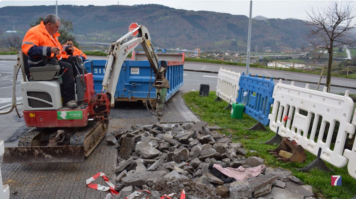 El Ayuntamiento de Sestao inicia las obras para instalar un aseo público en la calle Mariana Pineda