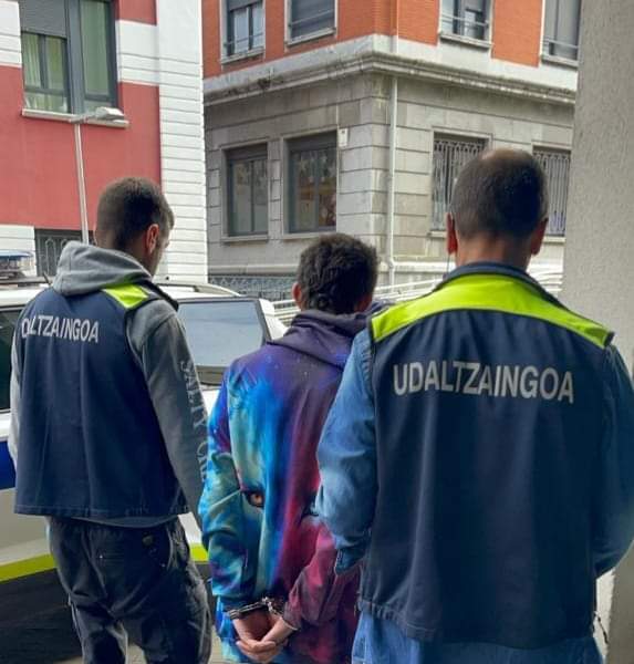 Foto nota de prensa detenciones Barakaldo 2 (1)