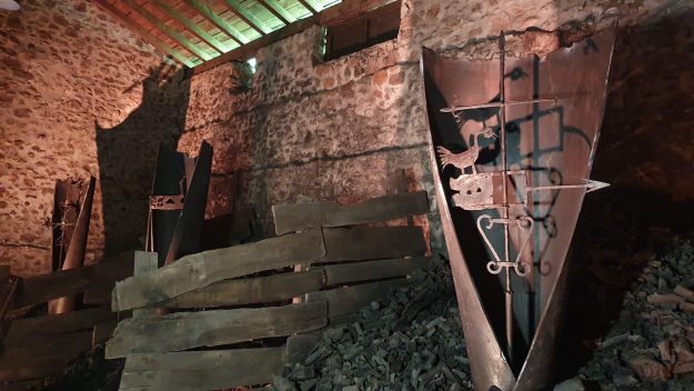 La Ferrería de El Pobal repasa la historia de Bizkaia a través de sus veletas