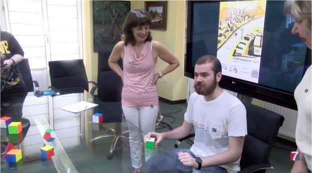 Virtuosos del cubo rubik calentarán para el campeonato europeo este fin de semana en Portugalete