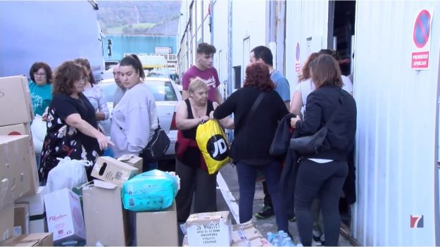 los-voluntarios-de-sestao-entregan-la-ayuda-a-valencia-puerta-a-puerta