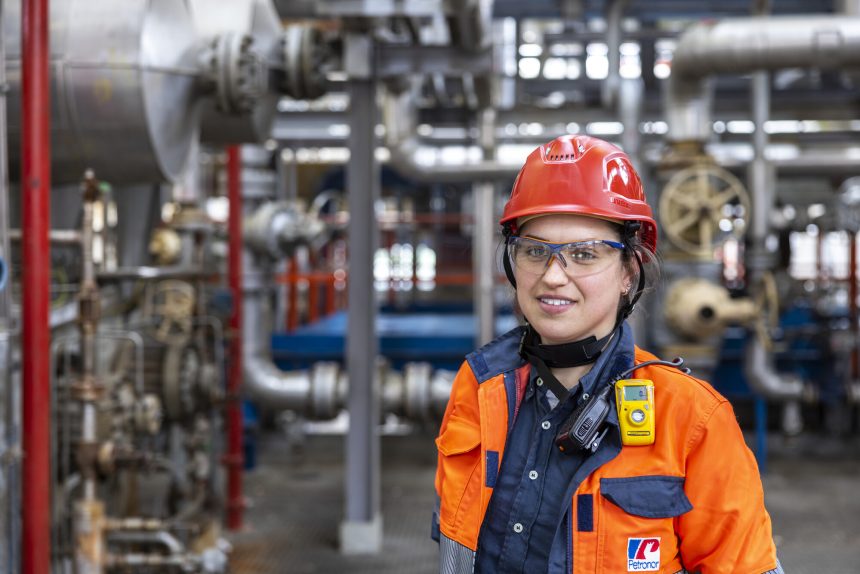 petronor-otorgara-19-becas-steam-a-jovenes-de-abanto-muskiz-y-zierbena