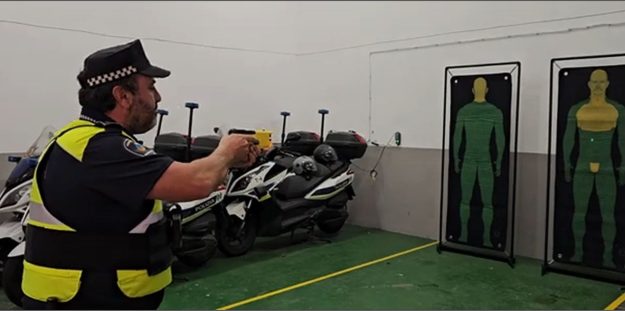 La Policía Local de Barakaldo cuenta ya con dos pistolas táser