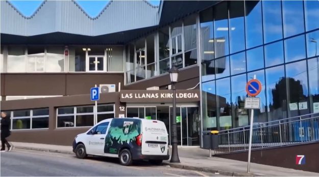 familias-de-sestao-pagan-por-unos-cursillos-de-natacion-que-no-estan-recibiendo