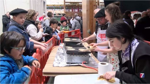 un-mercado-de-productos-hechos-a-mano-talleres-y-talo-amenizan-la-llegada-de-olentzero-a-sestao